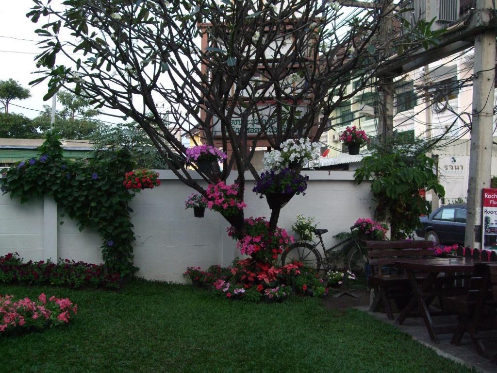 Rachamankha Flora House Hotel Chiang Mai Buitenkant foto